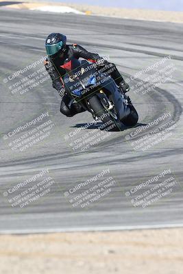 media/Dec-01-2025-Moto Forza (Mon) [[2daa91e15f]]/2-Intermediate Group/Session 2 (Turns 9 and 10)/